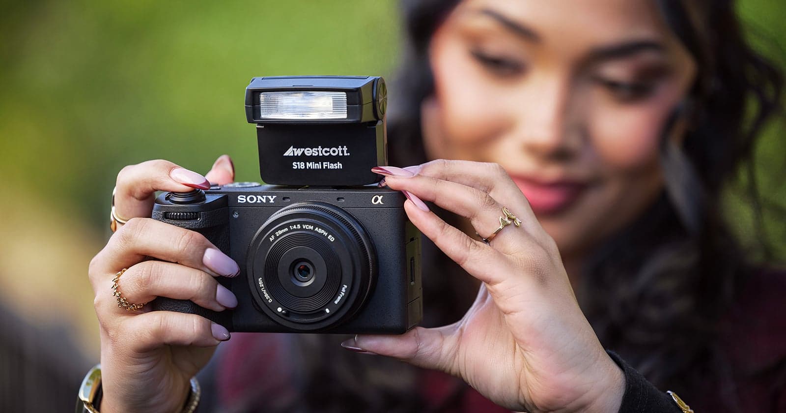 Westcott’s New S18 Mini Flash Costs Under $40, and it Looks Like it
